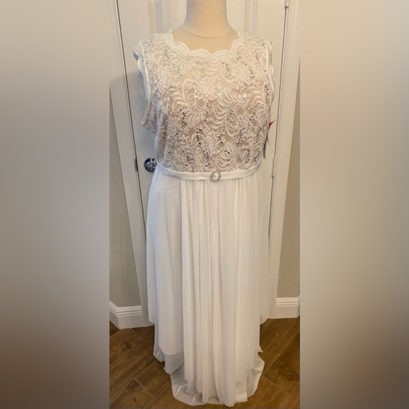 R & M Richards Dresses & Skirts - Plus Dress